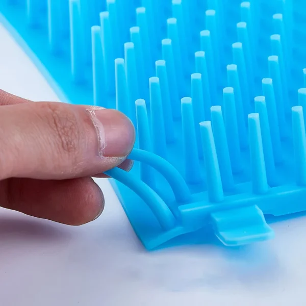 Dog Paw Cleaner Cup Soft Silicone Combs Portable Outdoor Pet Foot Washer Paw Clean Brush Quickly Wash Foot Cleaning Bucket - Görsel 4